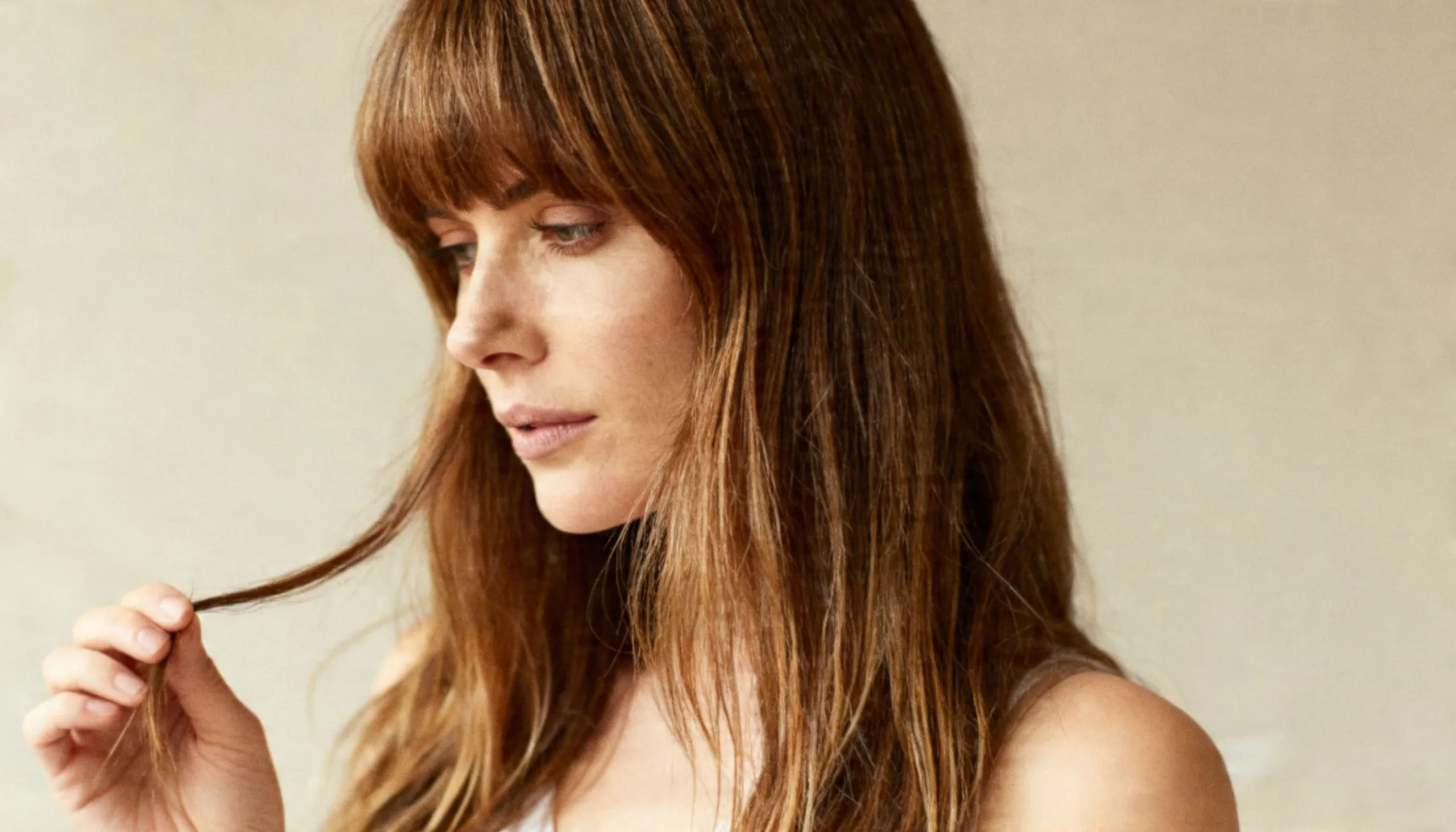 Por que cabelos quimicamente tratados exigem cuidados específicos?